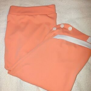 NWOT Elastic Waist Peach and White Stretchy Capris XXL
